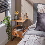 Nachtkastje Niche naturel acaciahout, vooraanzicht in een interieur