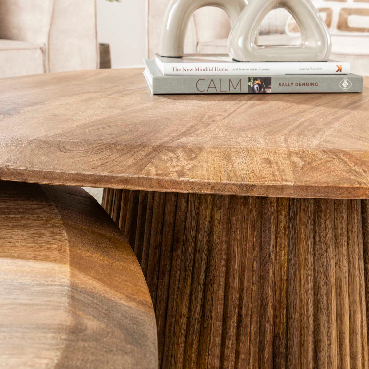 Salontafel Wave mangohout naturel, detail van het materiaal