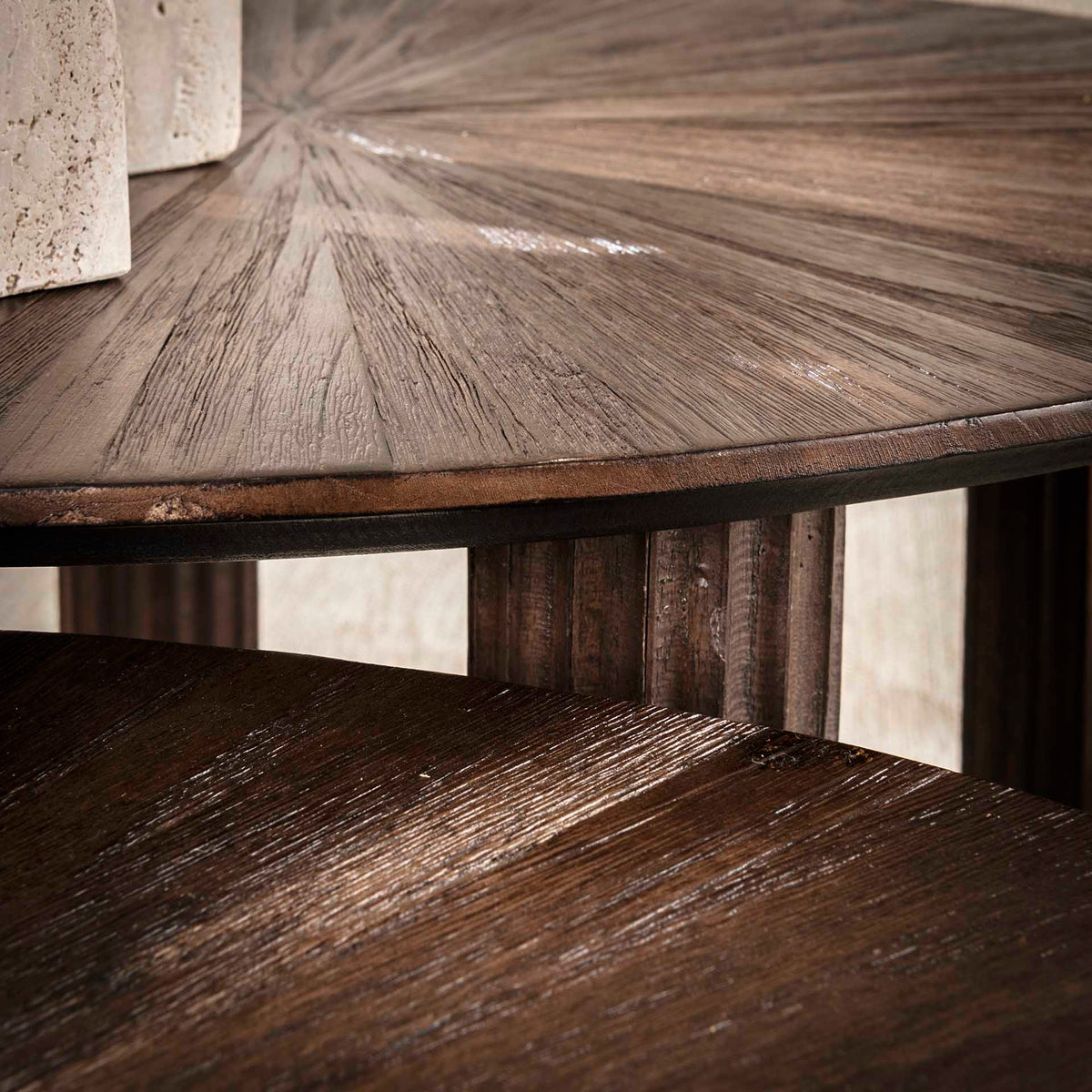 Salontafel Maya bruin hout, detail van het materiaal
