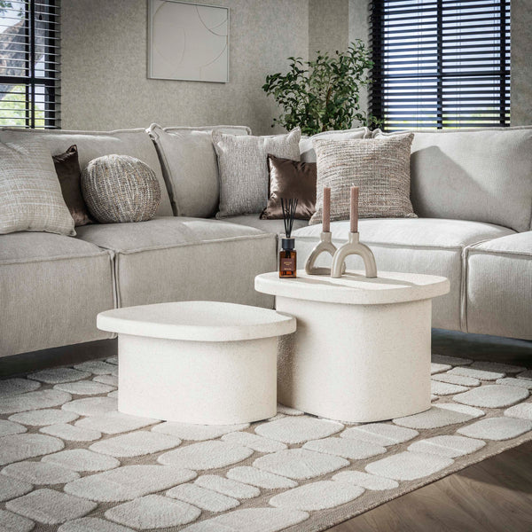 Salontafel Set Lamar klein wit marmer magazijn leegverkoop, vooraanzicht in een interieur