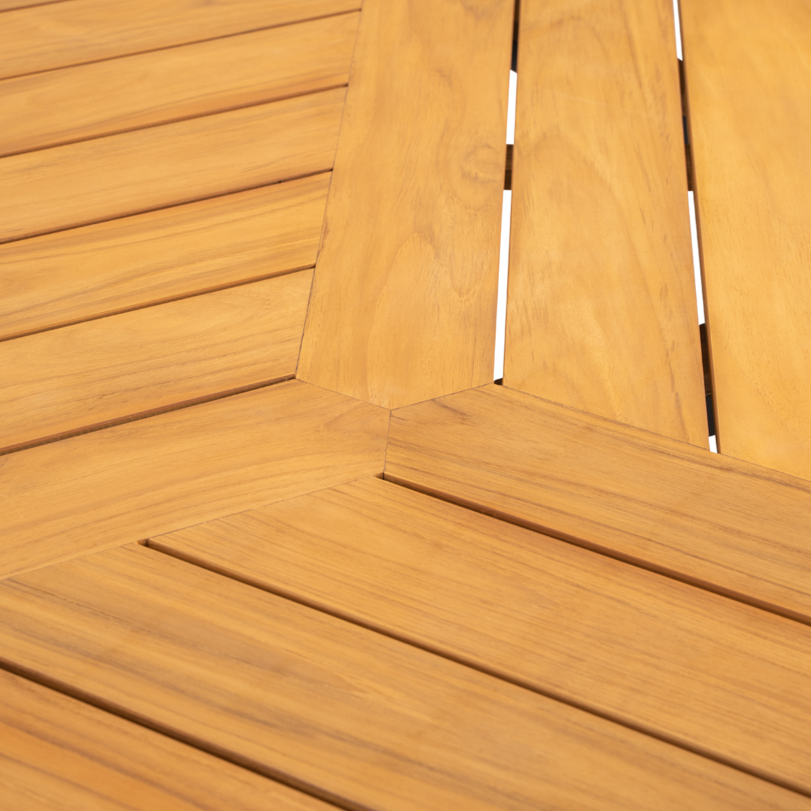 Tuintafel Lontano driehoek oranje teakhout, detail van het materiaal