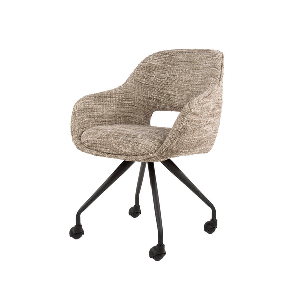 Eetkamerstoel Blair met wielen beige magazijn leegverkoop, schuin vooraanzicht op witte achtergrond