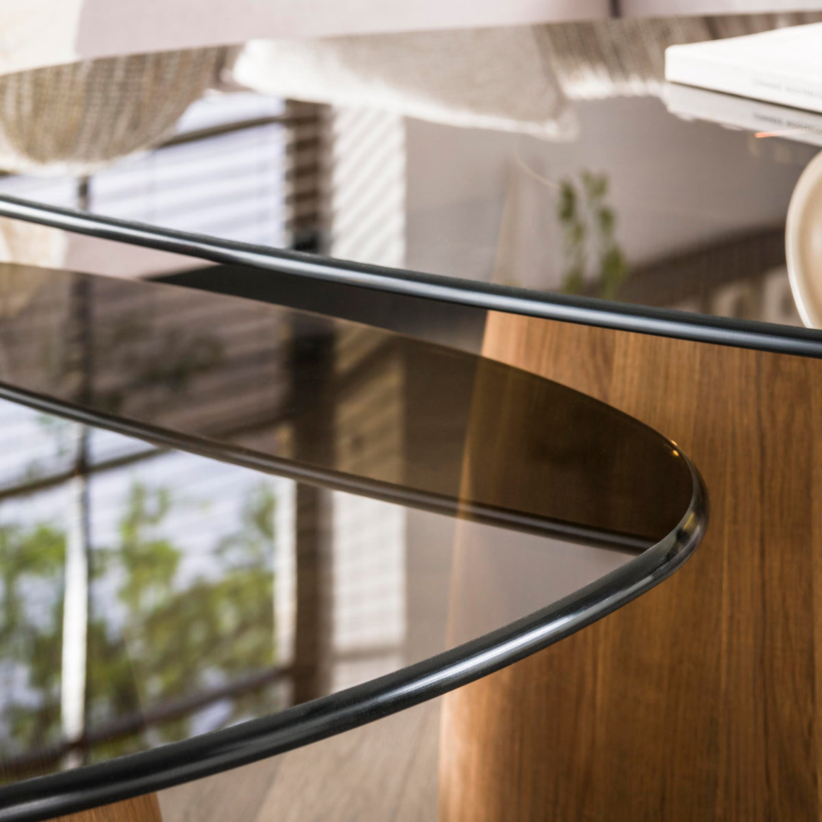 Salontafel Zare driehoekig set van 2 brons glas, detail van het materiaal