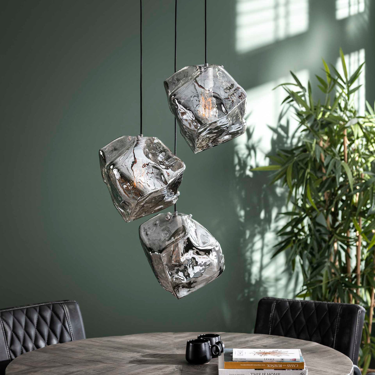 Hanglamp Petra 3 lampen chrome glas, vooraanzicht in een interieur