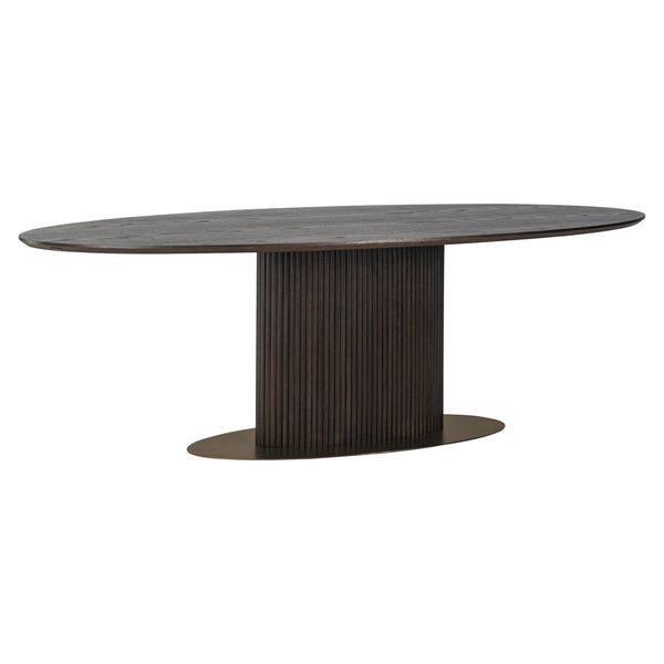 Eettafel Luxor eikenhout, schuin vooraanzicht op witte achtergrond