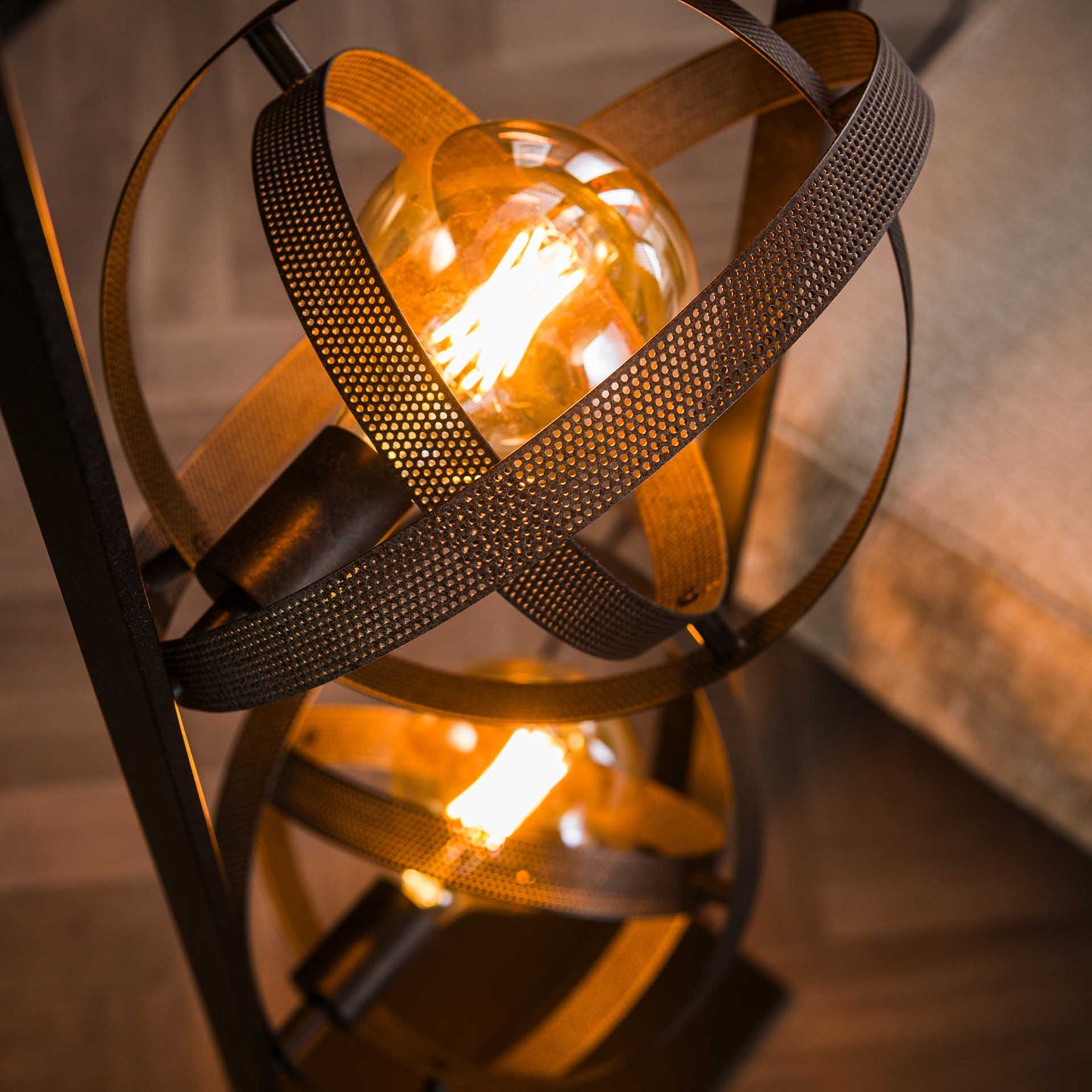 Vloerlamp 3L Cosmos Mesh | Zwart Metaal