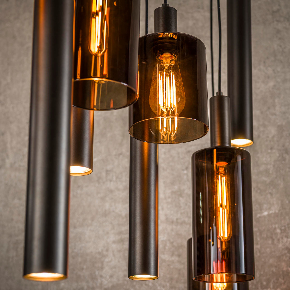 Hanglamp Sepiora 5+4 lichts glas bruin, detail van het materiaal