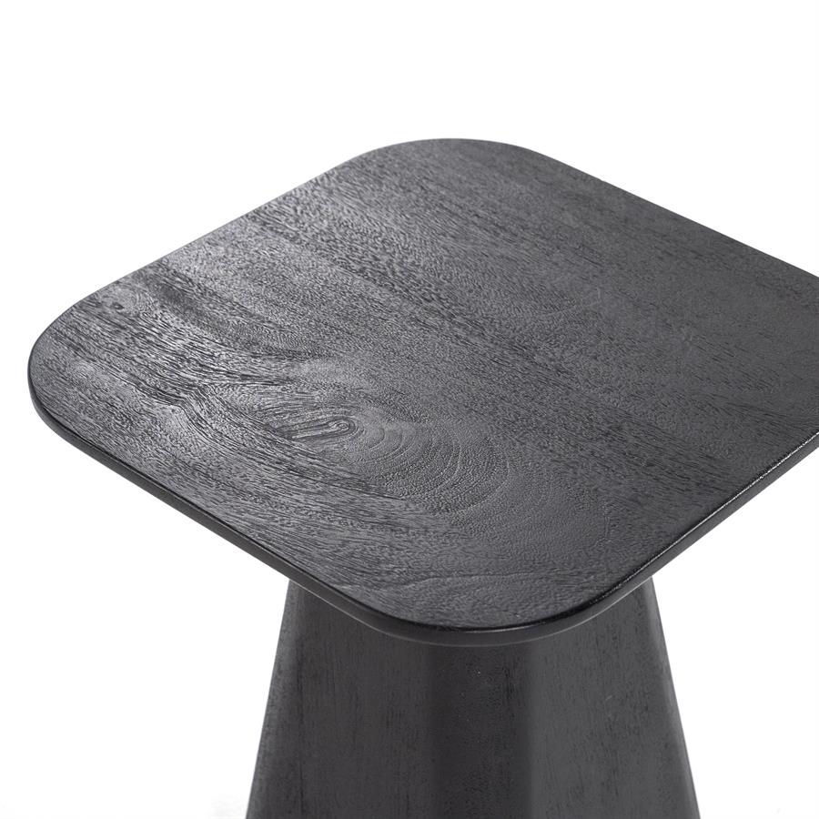 Bijzettafel Aron zwart mangohout hoog, detail van het materiaal