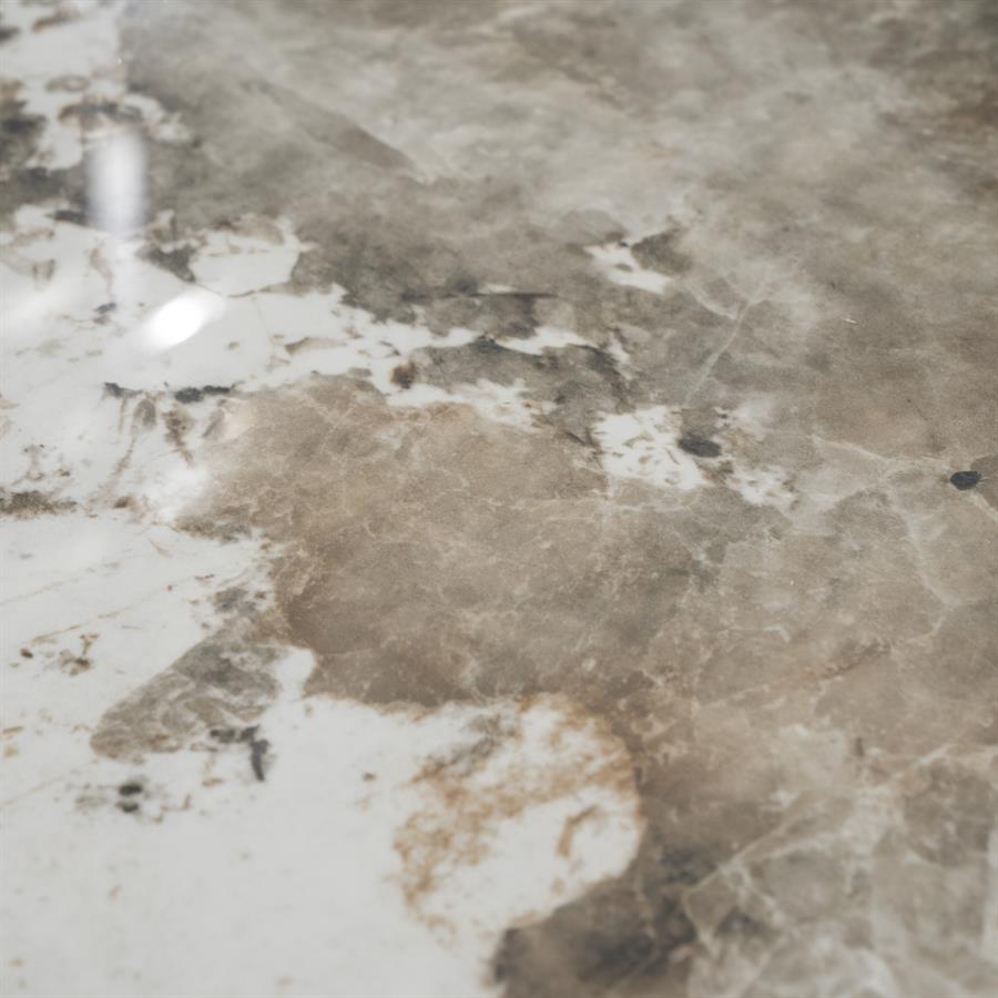 Eettafel Gino bruin metaal, detail van het materiaal
