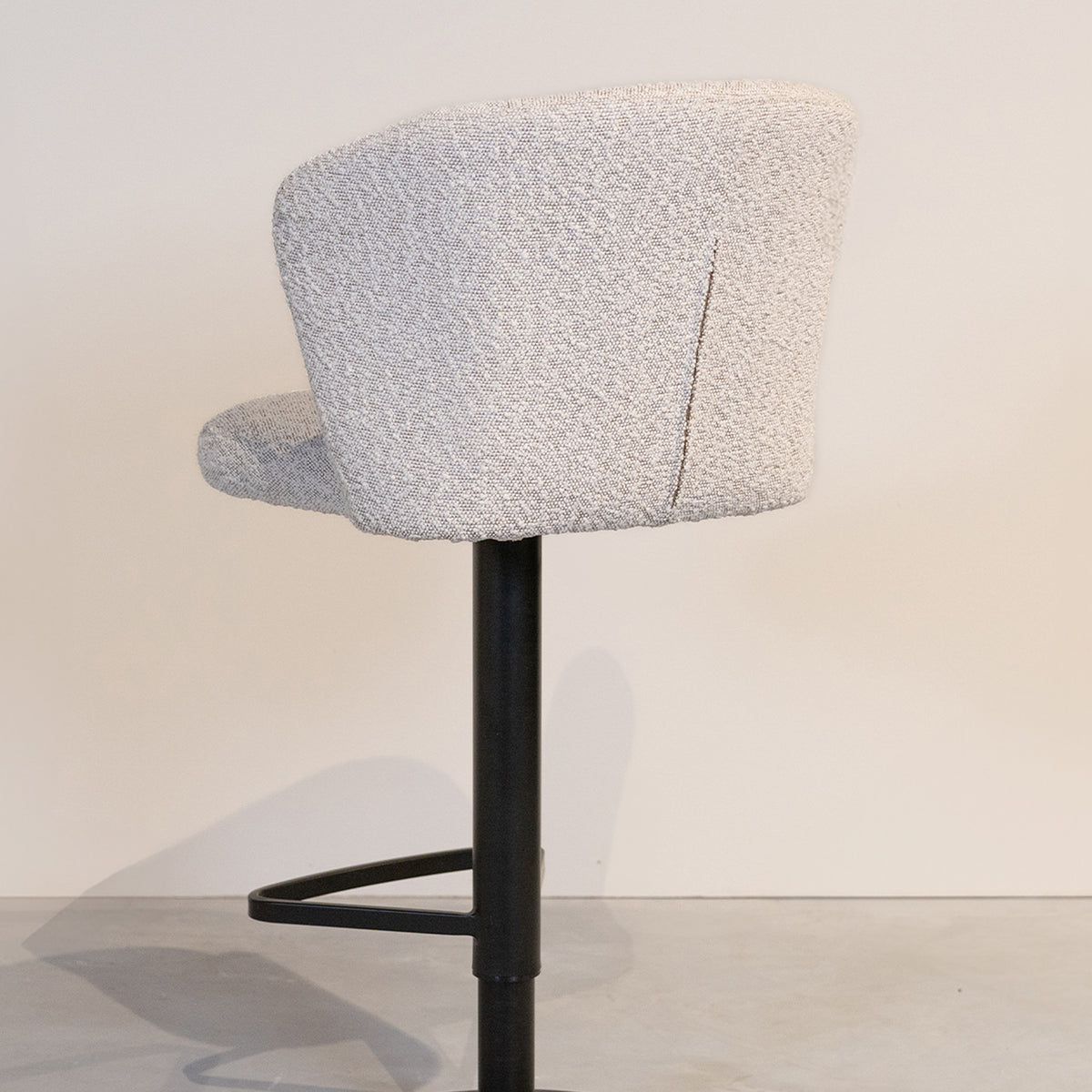 Barkruk Wave kookeiland of bartafel naturel bouclé, detail van het materiaal