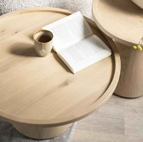 Bijzettafel Leia naturel eiken fineer, detail van het materiaal