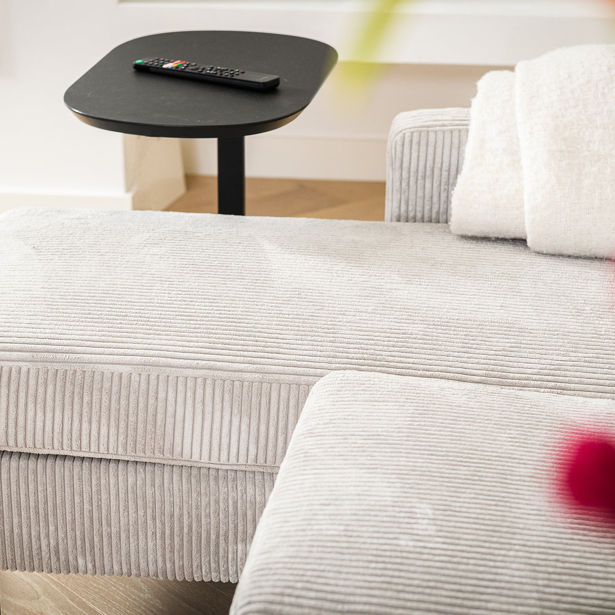 Hoekbank Auckland naturel ribcord longchair l+r, detail van het materiaal