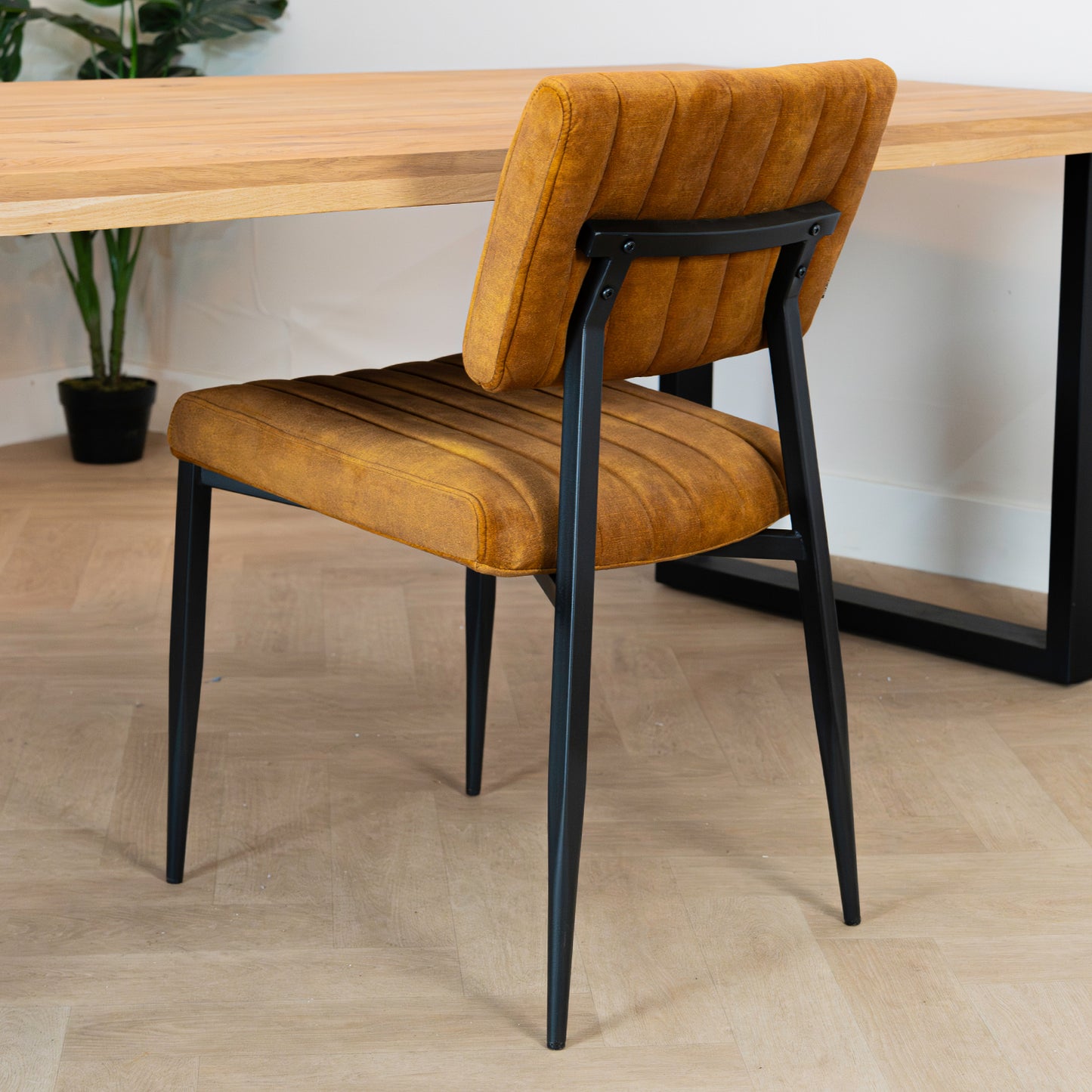 Eetkamerstoel Ivan | Oker Velvet