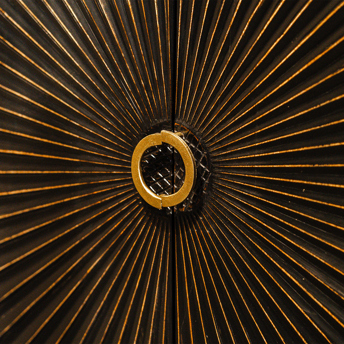 Dressoir Serina zwart metaal, detail van het materiaal