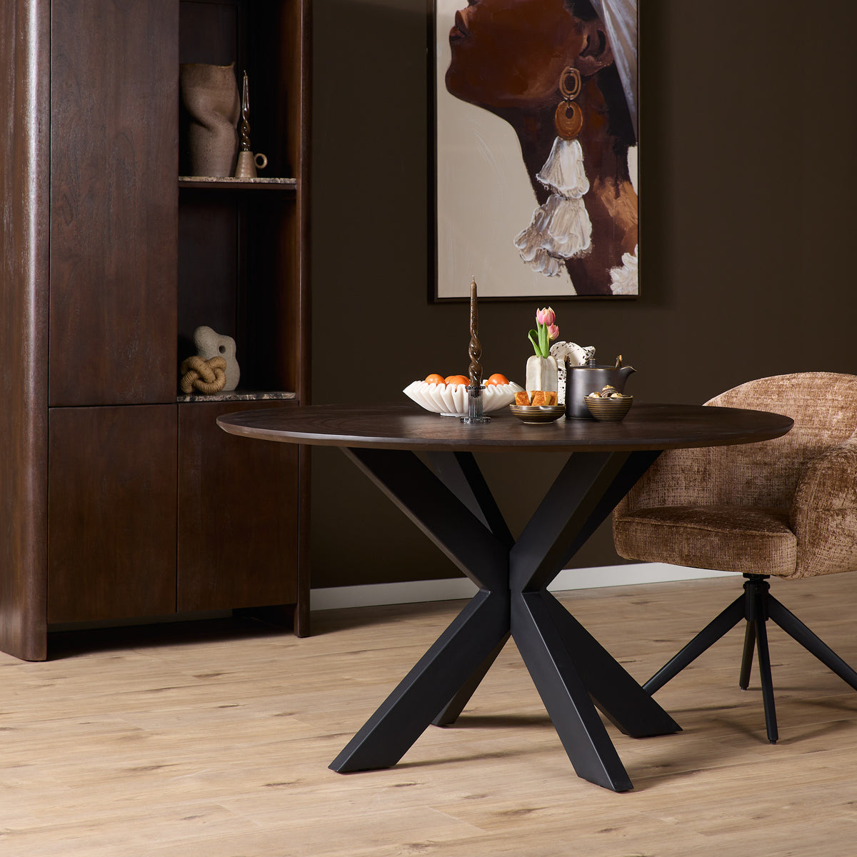 Eiken eettafel Ferris Rond Bruin | Zwart Onderstel | Onderstel Zwart