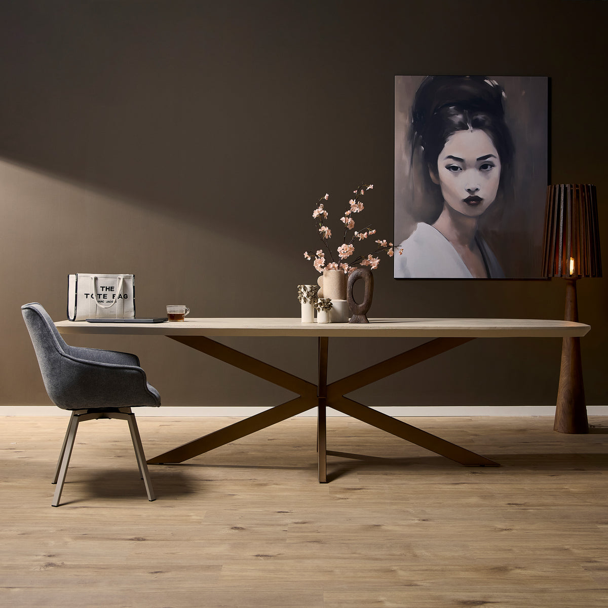 Eettafel Madison Sand | Deens Ovaal | Onderstel Koper — Vooraanzicht - sfeer