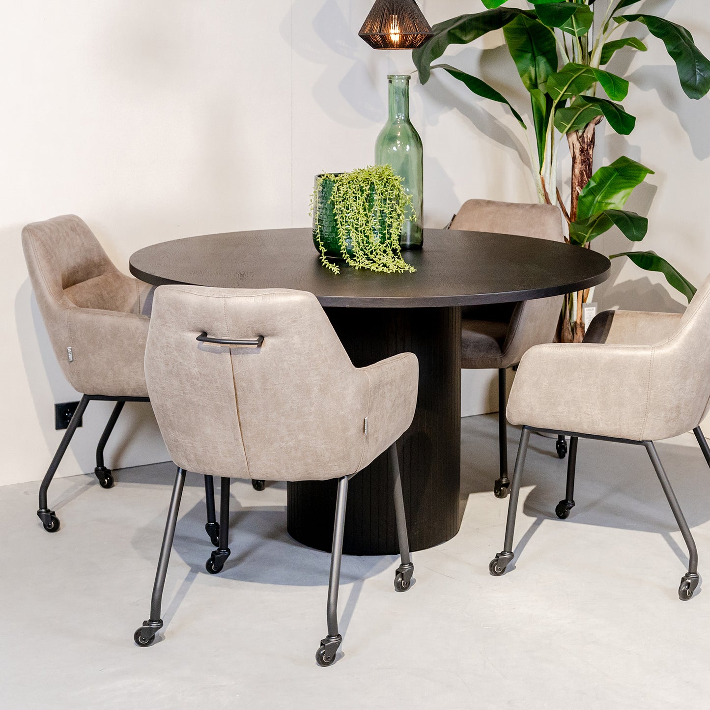 Eettafel Oliva | Rond | Zwart Eikenhout