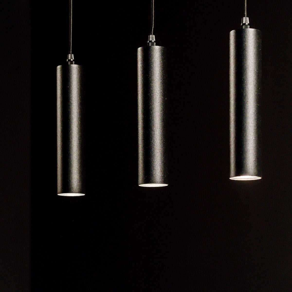 Hanglamp Ferroli 5-lichts zwart metaal, detail van de functie