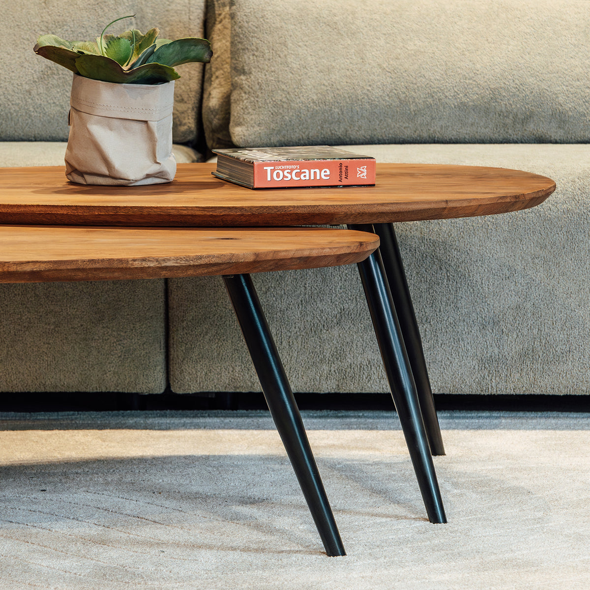 Salontafel Kassel organisch smooth natural, detail van het materiaal