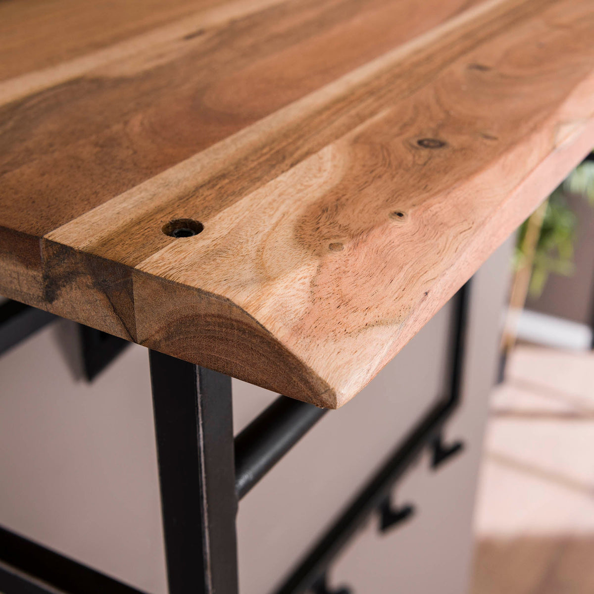 Kapstok Edge 12 haken, detail van het materiaal