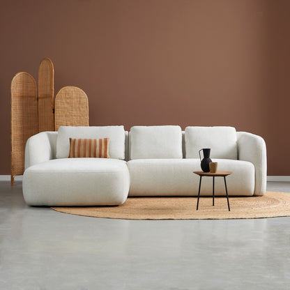 Hoekbank Cloud wit stof chaise longue, vooraanzicht in een interieur