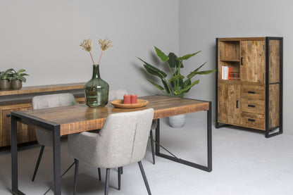 Opbergkast Nairobi bruin mangohout 100 x 150 cm in een interieur
