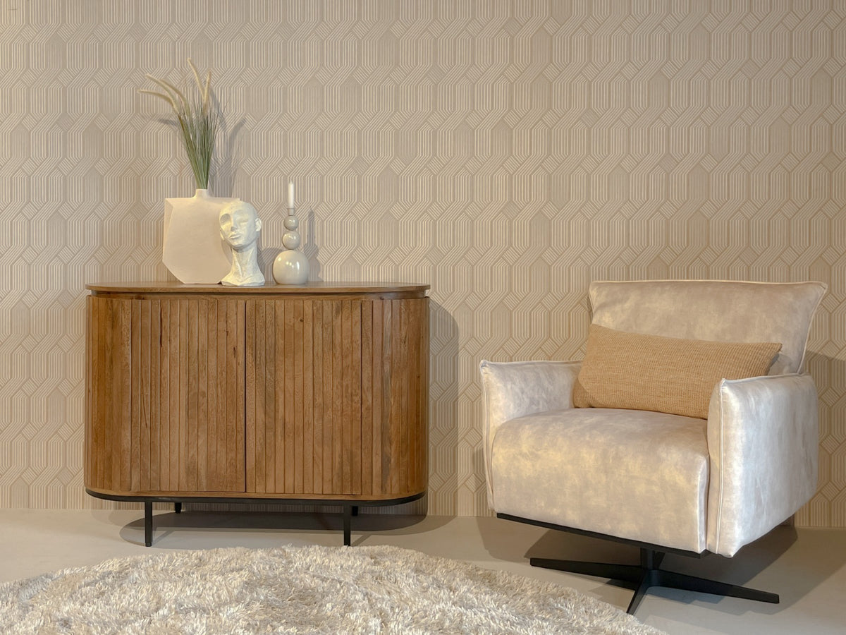 Dressoir Noor naturel mangohout, vooraanzicht in een interieur