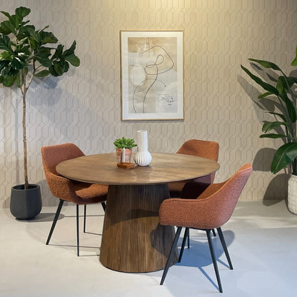 Eettafel Salvator naturel mangohout, vooraanzicht in een interieur