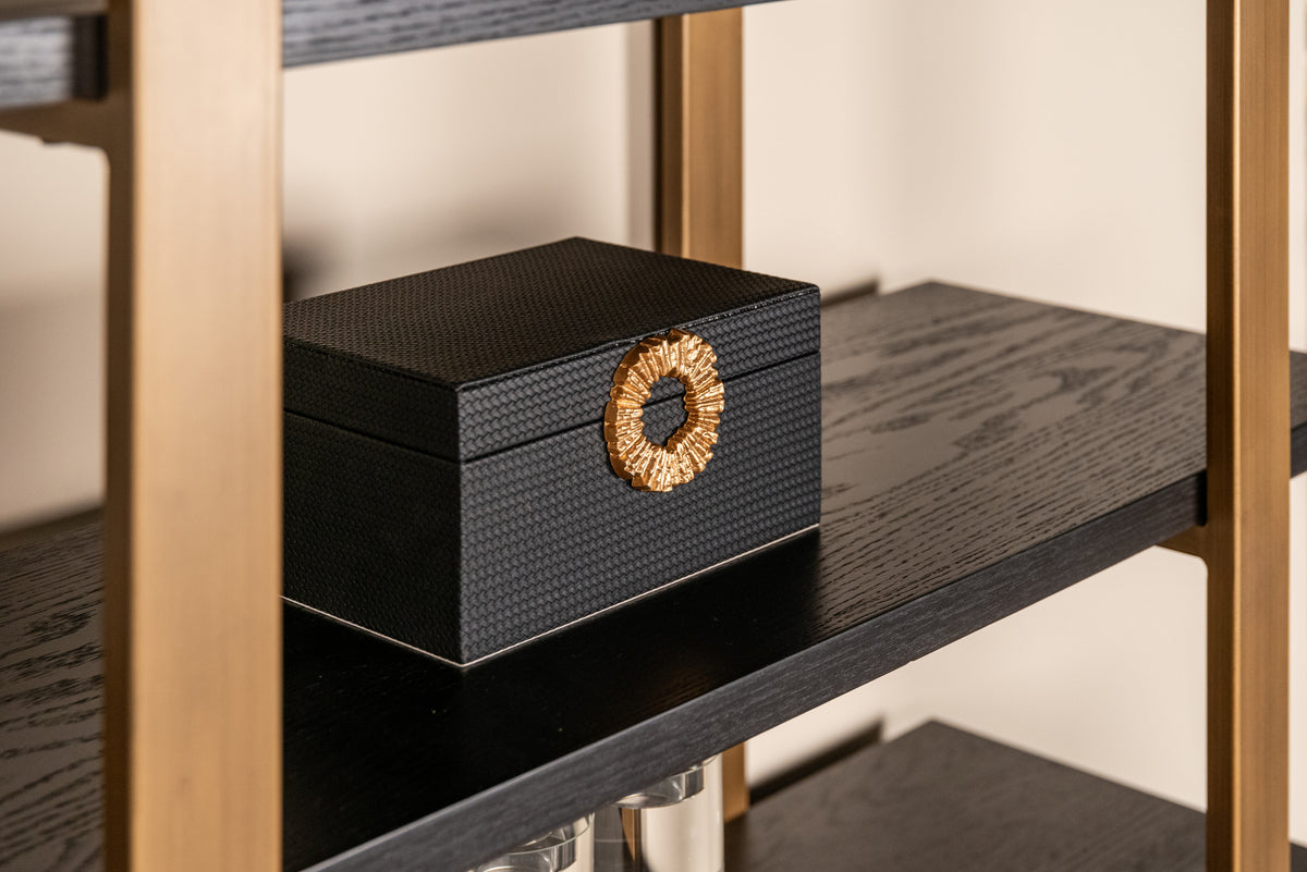 Wandkast Cambon bruin eikenhout, detail van het materiaal