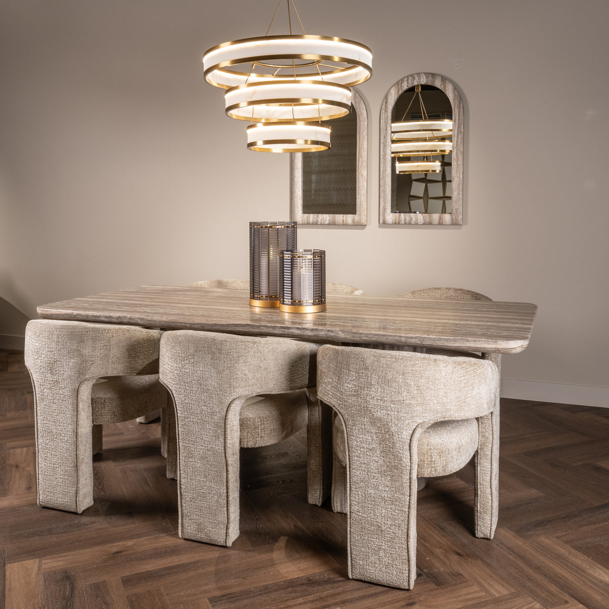 Eettafel Dulce grijs marmer in een interieur