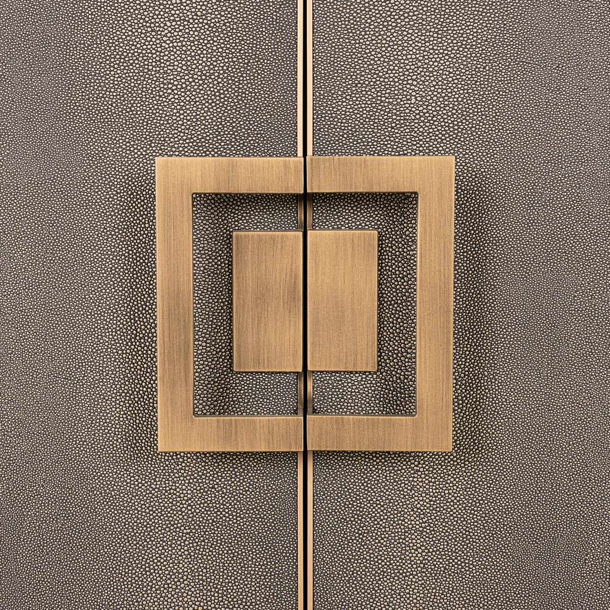 Dressoir Bloomville goud eikenhout 97 cm, detail van het materiaal