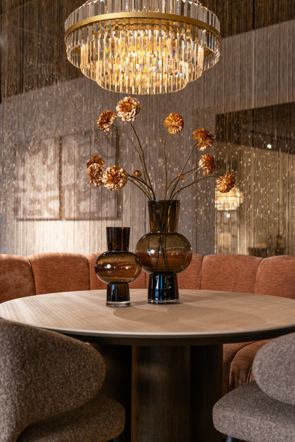 Eettafel Ritz bruin eiken fineer in een interieur