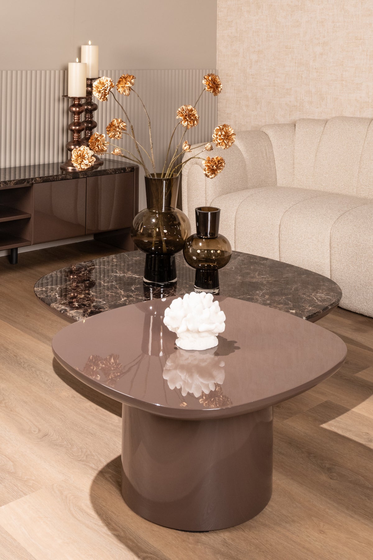 Salontafel Almundi bruin mdf, vooraanzicht in een interieur