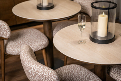 Eettafel Ritz bruin eiken fineer 75 cm, detail van het materiaal