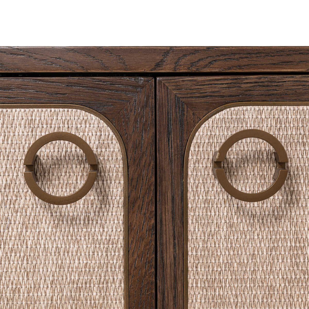 Dressoir Willox beige eikenhout 4-doors, detail van het materiaal