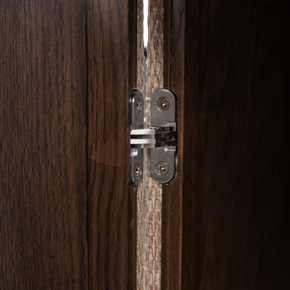 Dressoir Willox beige eikenhout 4-doors, detail van het materiaal