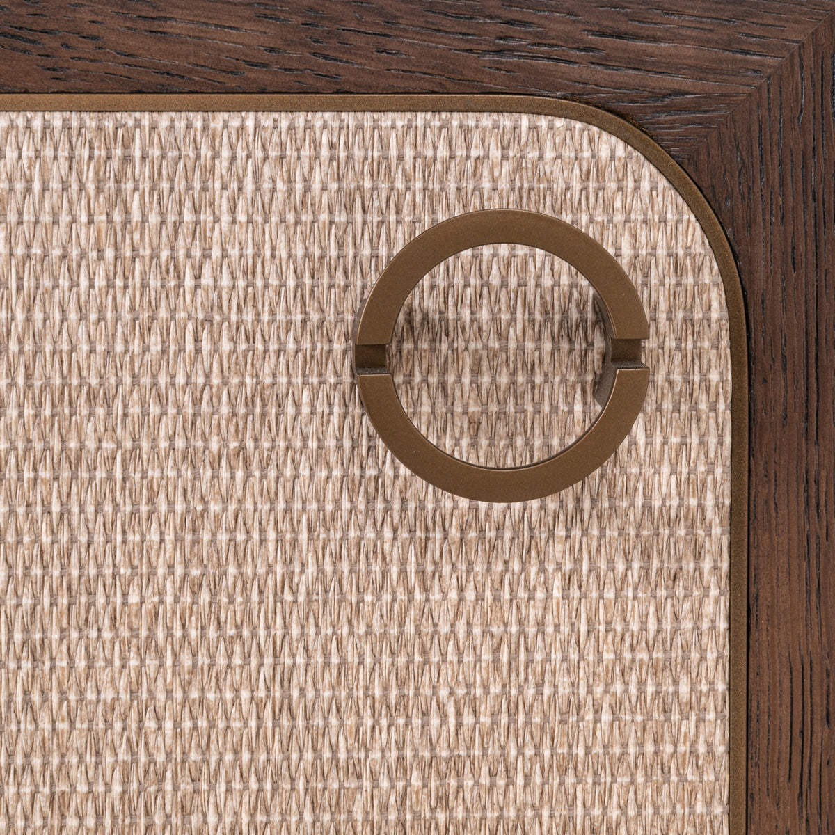 TV-meubel Willox beige eikenhout, detail van het materiaal