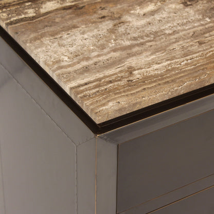 Nachtkast Russo bruin mdf, detail van het materiaal