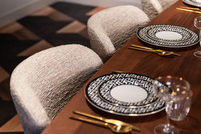 Eettafel Baldwin bruin mangohout 270 cm, detail van het materiaal