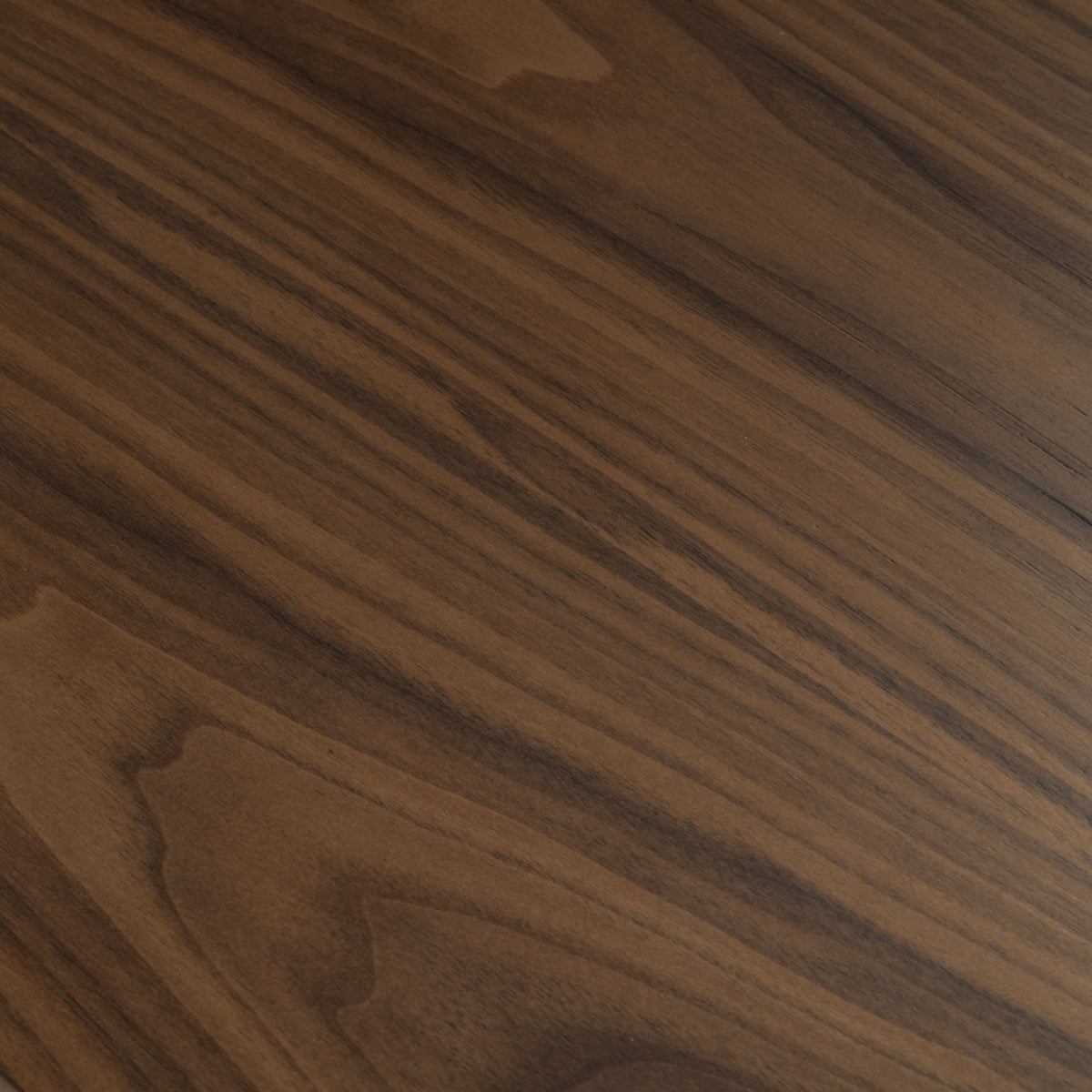 Eettafel Windsor walnoot mdf, detail van het materiaal