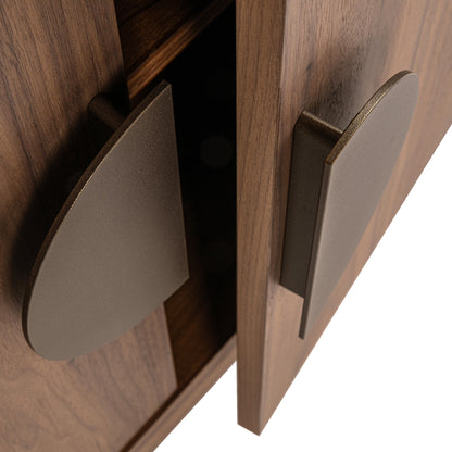 Vitrinekast Windsor walnoot mdf, detail van het materiaal