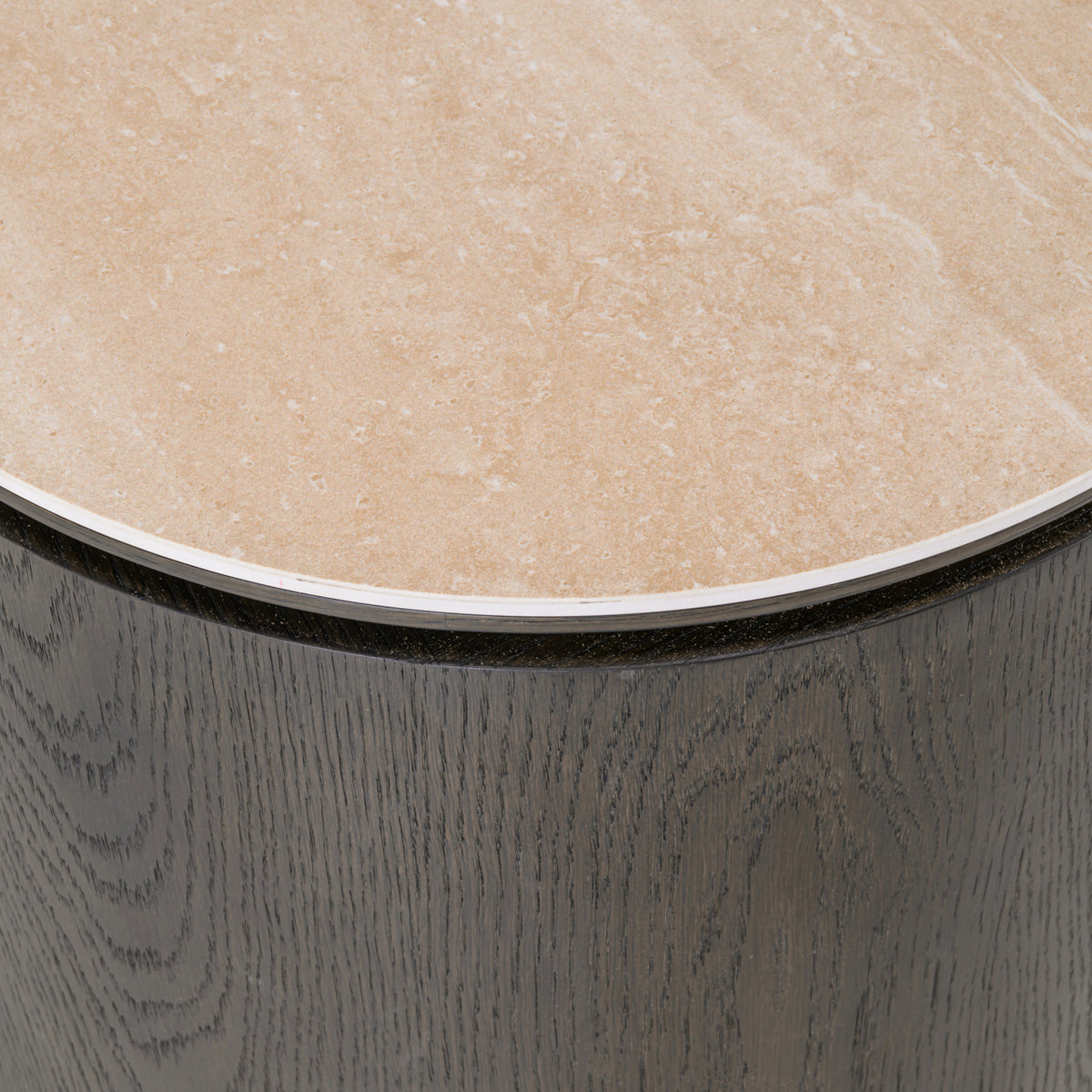 Nachtkast Nando bruin mdf, detail van het materiaal