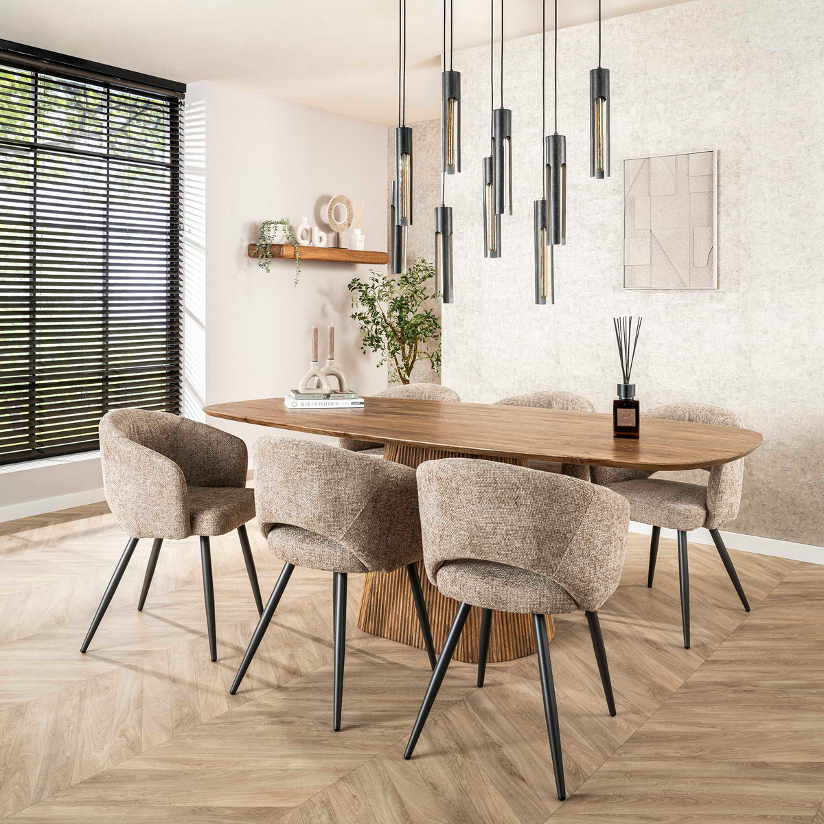 Eettafel Wave | Mangohout  Naturel — Zijaanzicht - sfeer