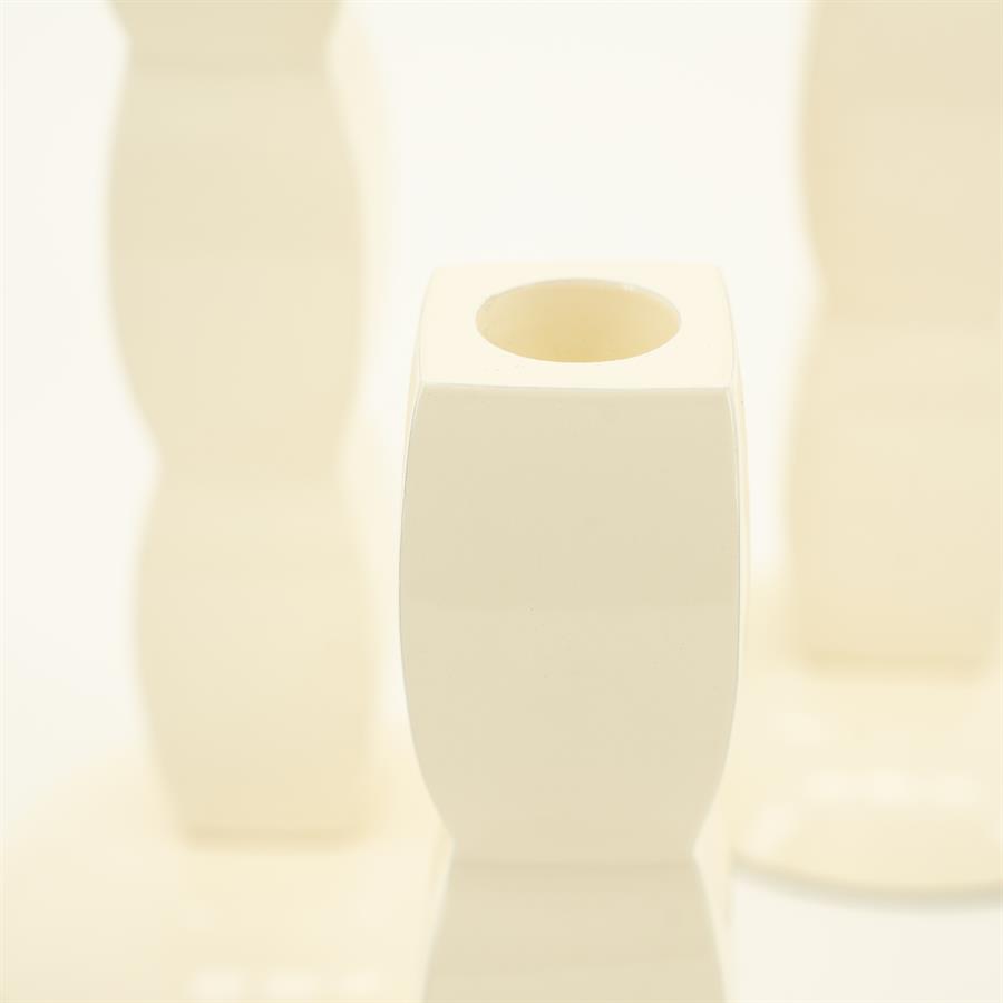 Kaars Prinz beige aluminium, detail van het materiaal