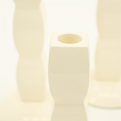 Kaars Prinz beige aluminium, detail van het materiaal