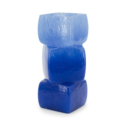 Vaas & Pot Batu blauw glas, zijaanzicht op witte achtergrond