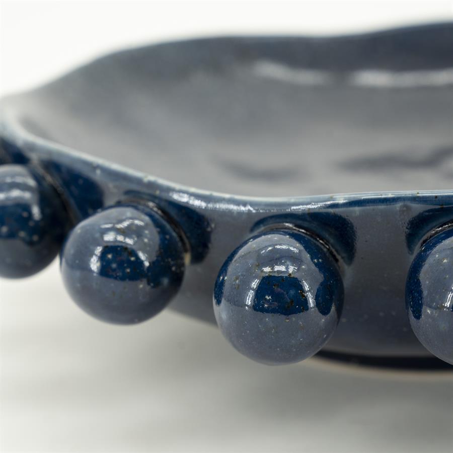Schaal Viro blauw aardewerk, detail van het materiaal