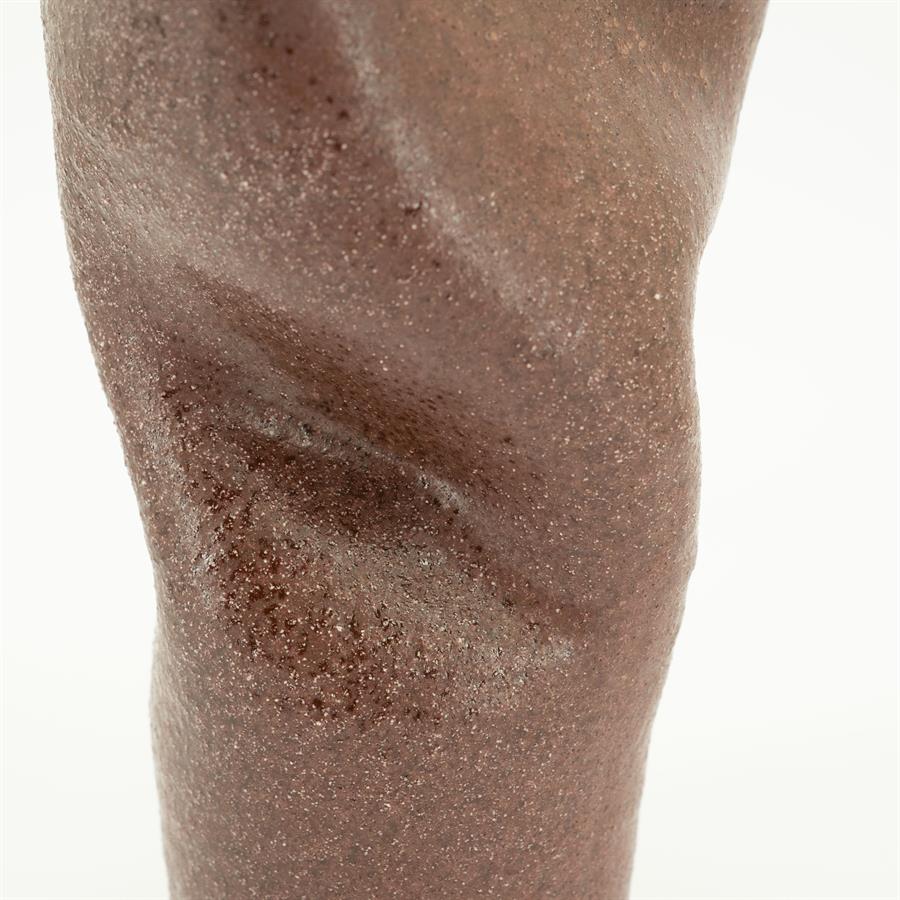 Vaas & Pot Songa rood aardewerk, detail van het materiaal