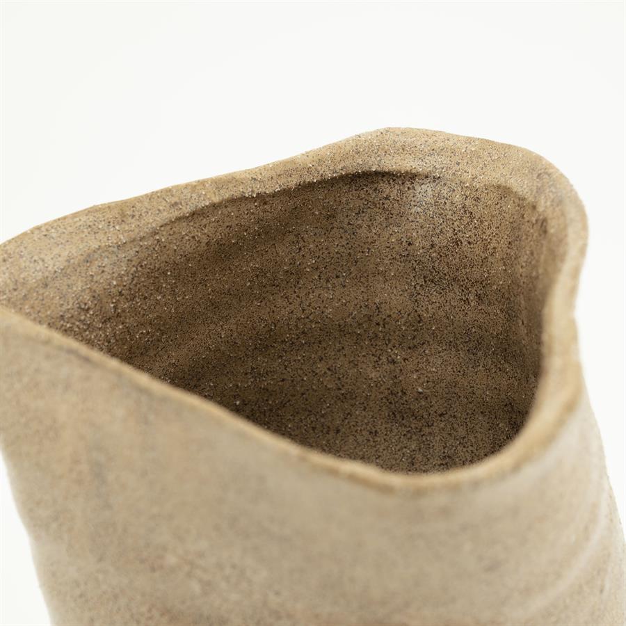 Vaas & Pot Songa bruin aardewerk, detail van het materiaal