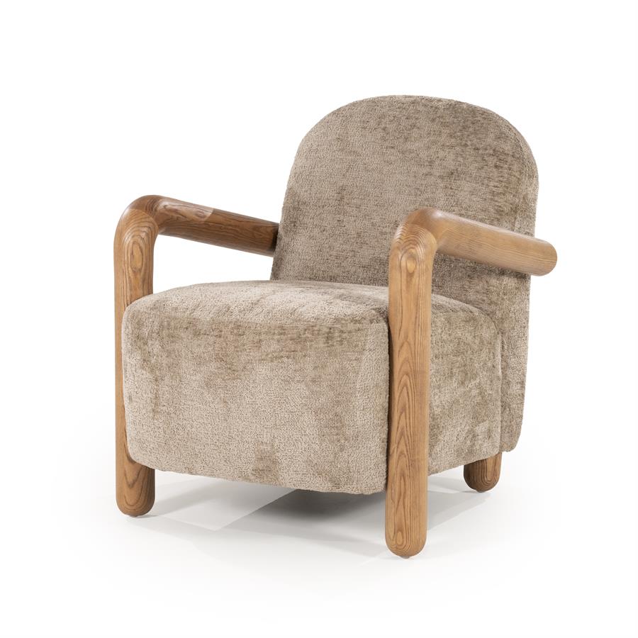 Fauteuil Retrova taupe stof, schuin vooraanzicht op witte achtergrond